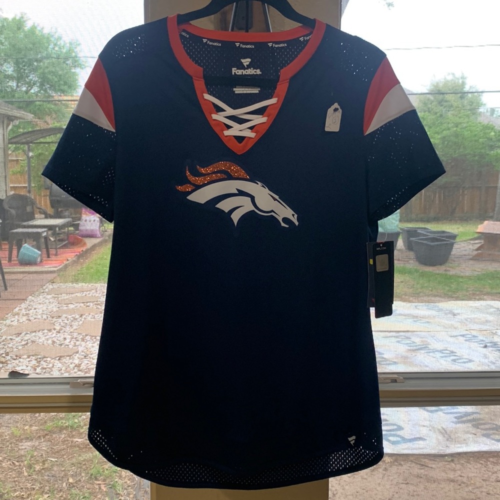 New Denver Broncos women’s large FANATICS top